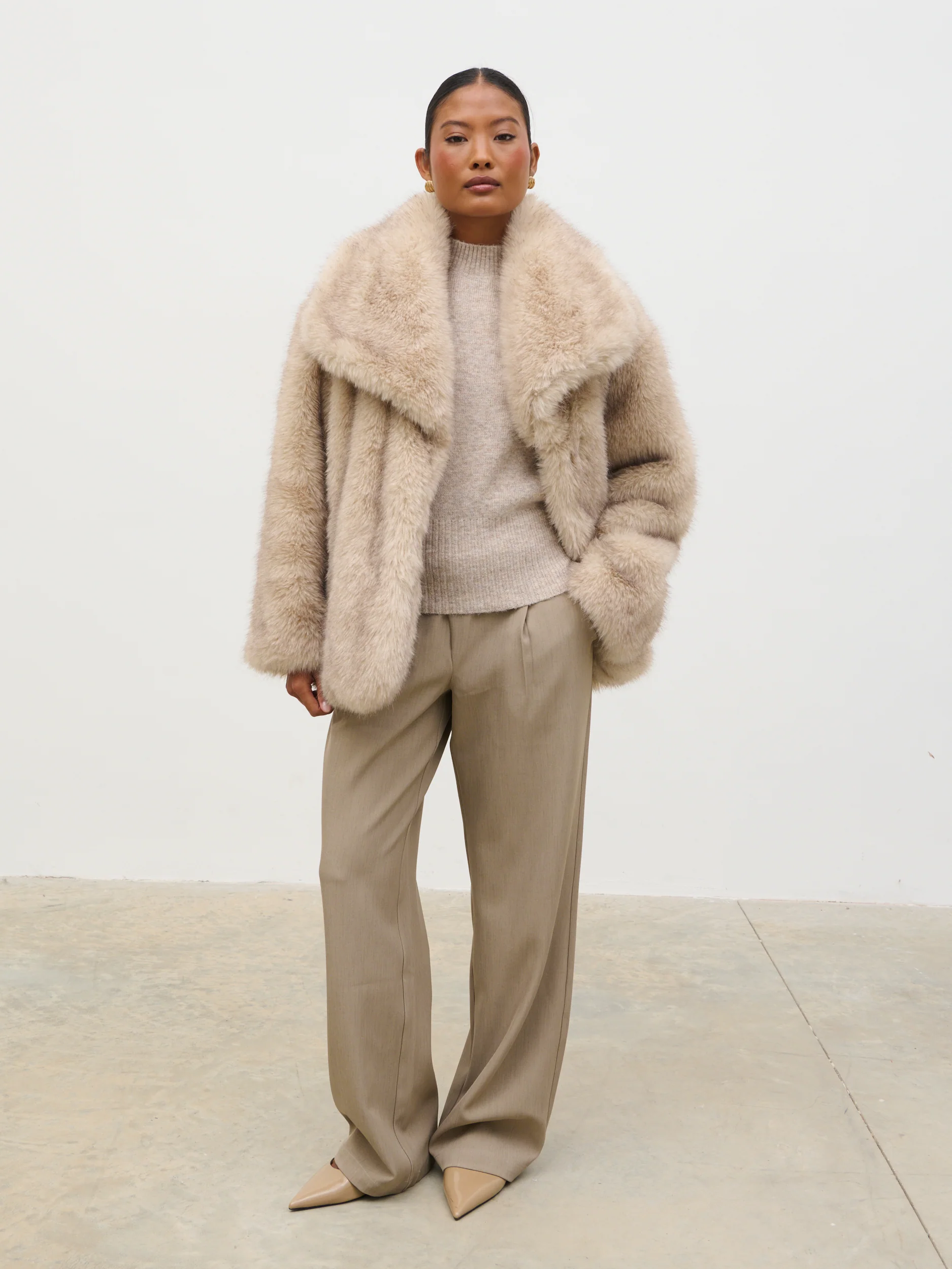 Agatha Short Faux Fur Coat - Beige Marl - Image 2