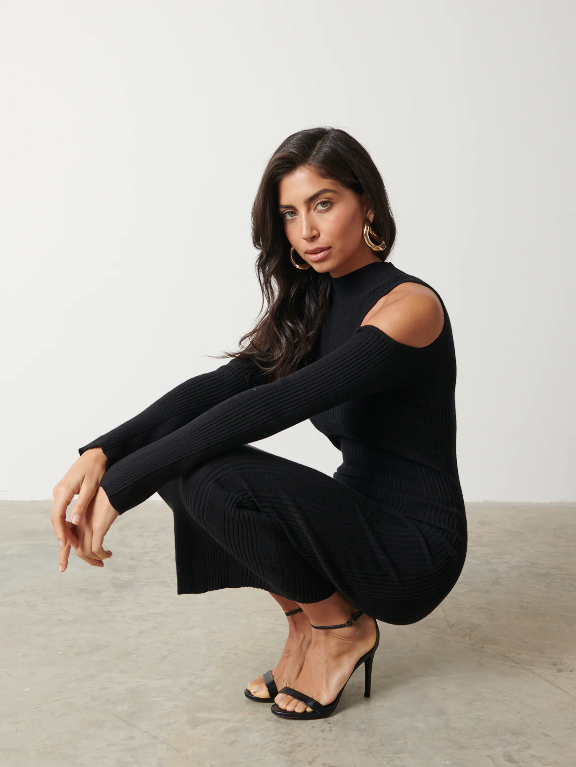 Alivia Cut Out Shoulder Midaxi Knit Dress - Black - Image 4