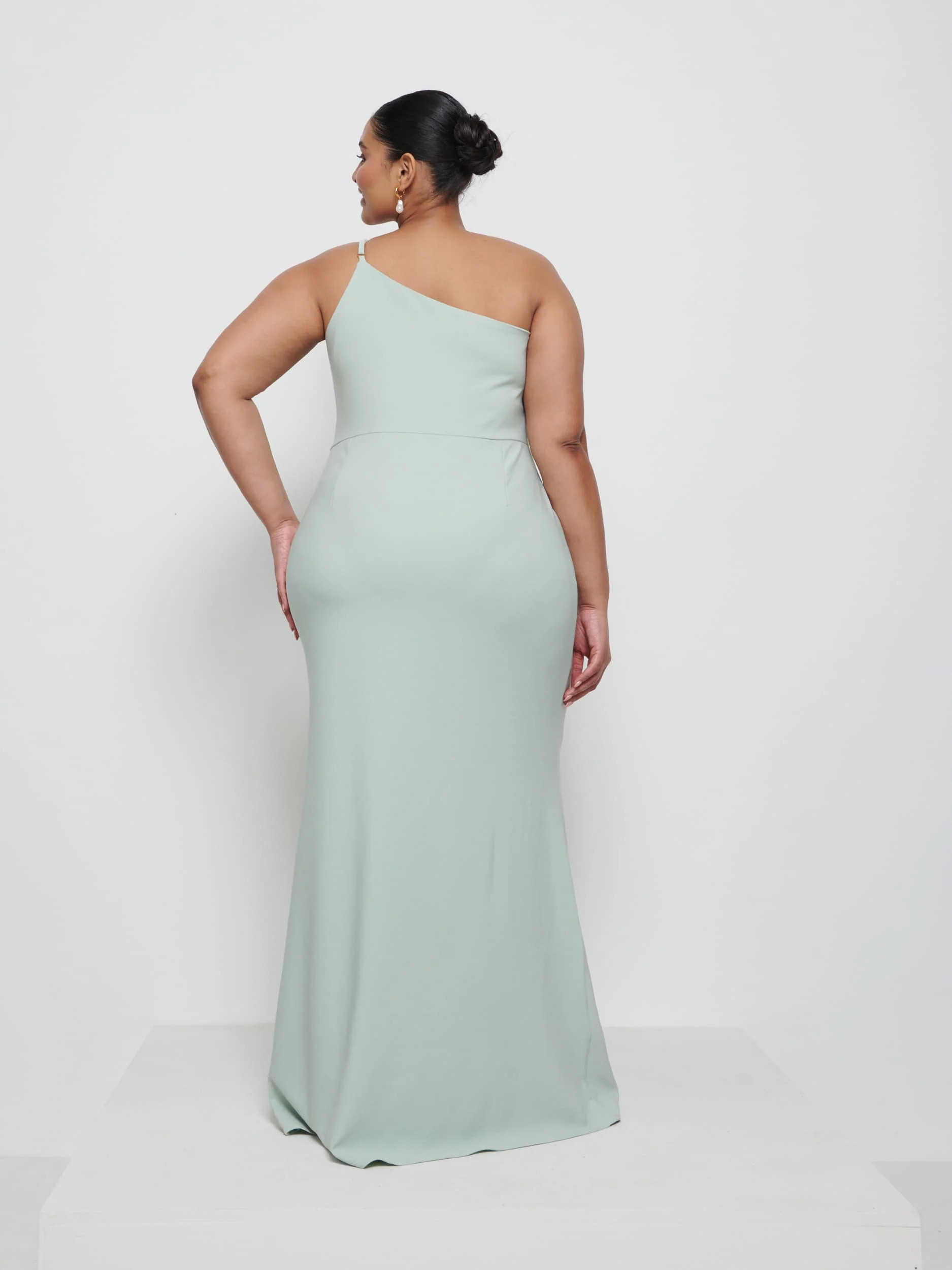 Amelia Crepe Maxi Bridesmaid Dress Curve - Sage - Image 3