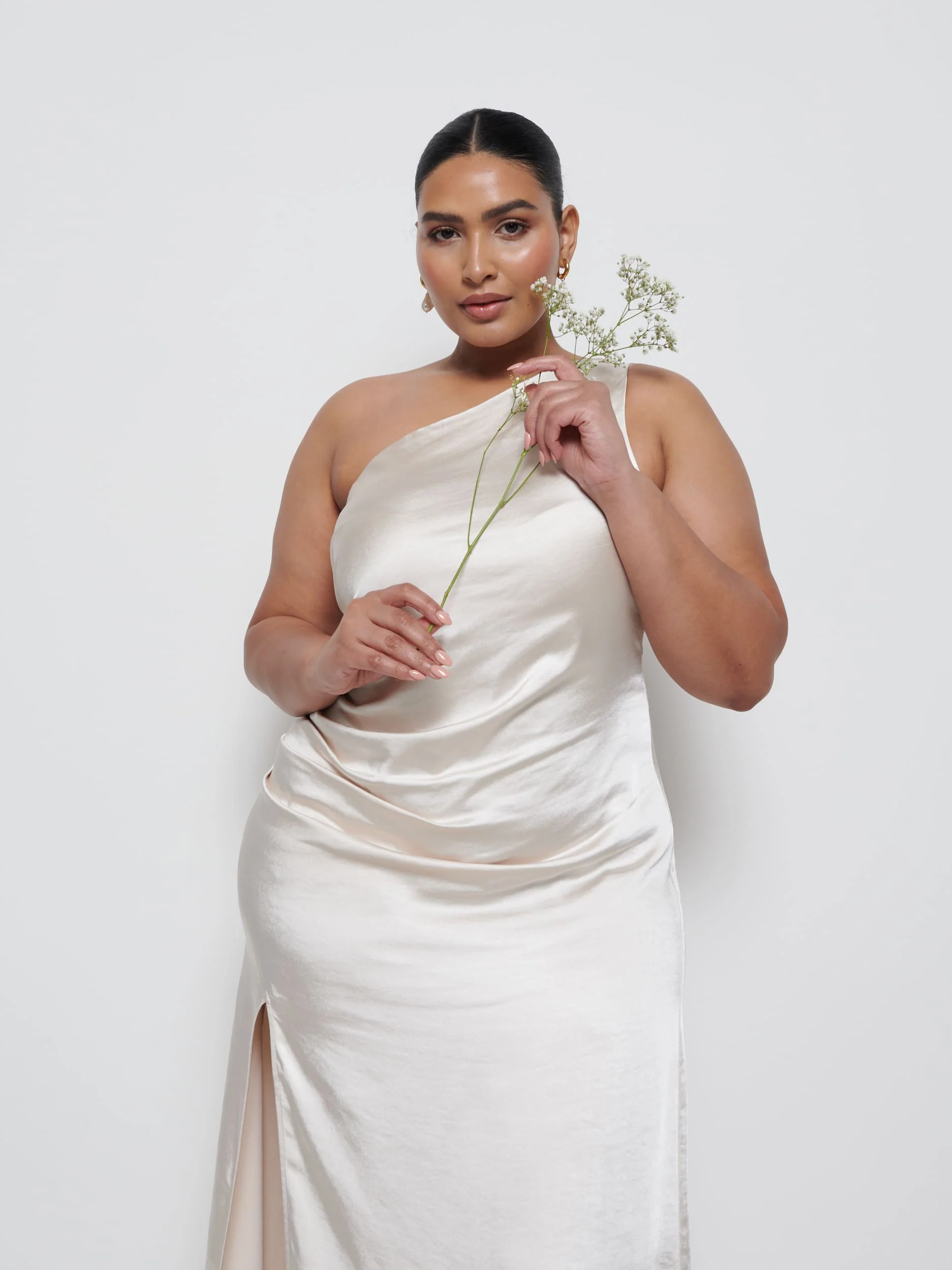 Amelia Ruched Maxi Bridesmaid Dress Curve - Champagne - Image 2
