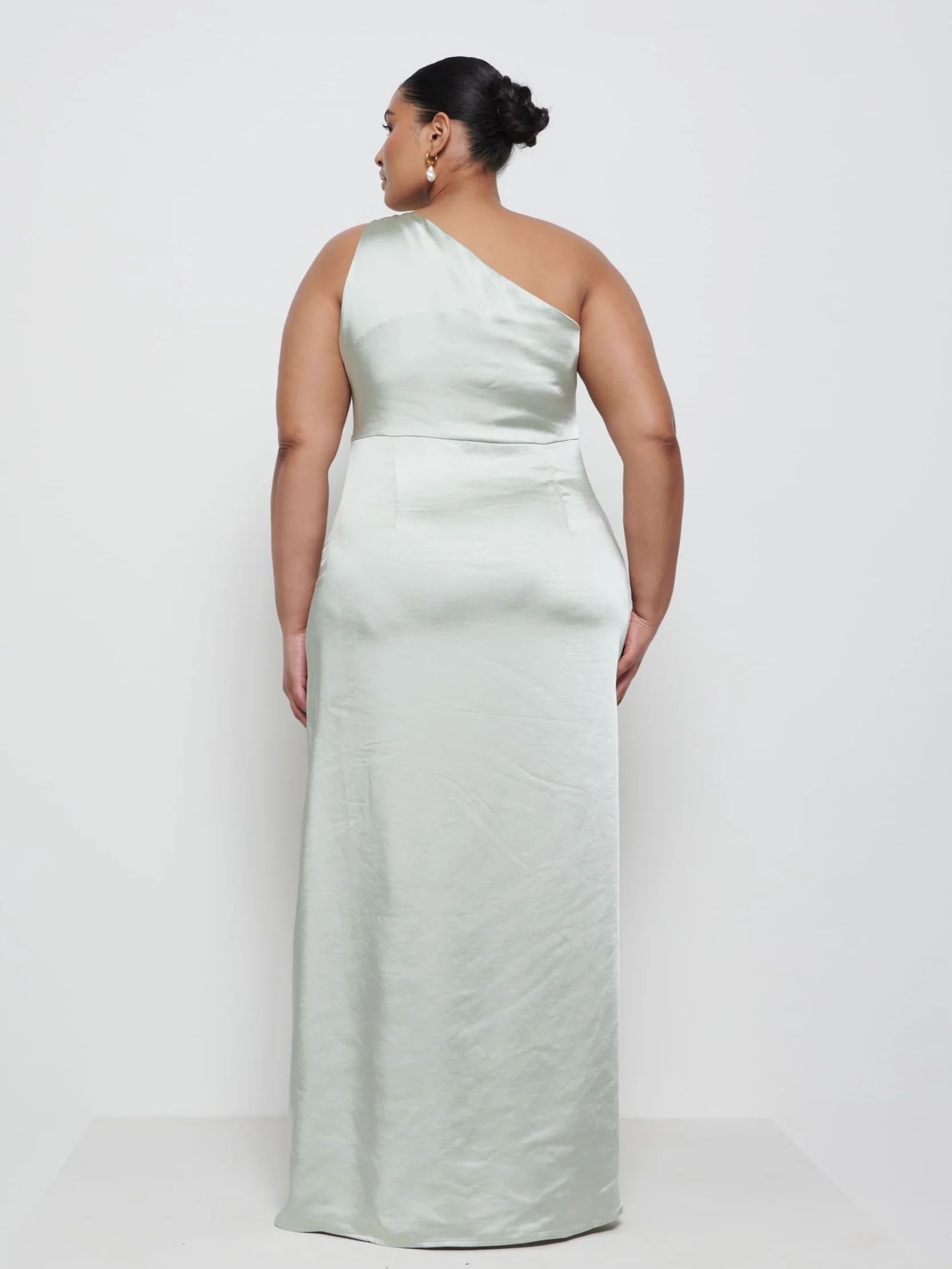 Amelia Ruched Maxi Bridesmaid Dress Curve - Sage - Image 3
