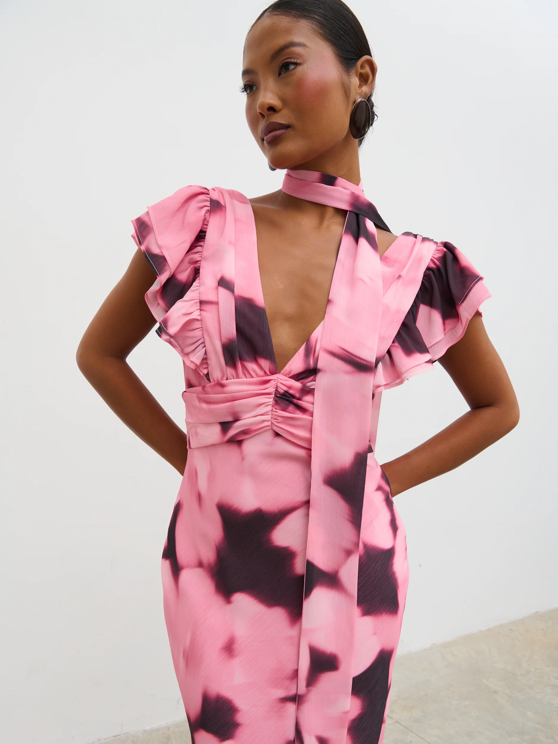 Andi V-Neck Frill Maxi Dress - Blush Watercolour Floral - Image 2
