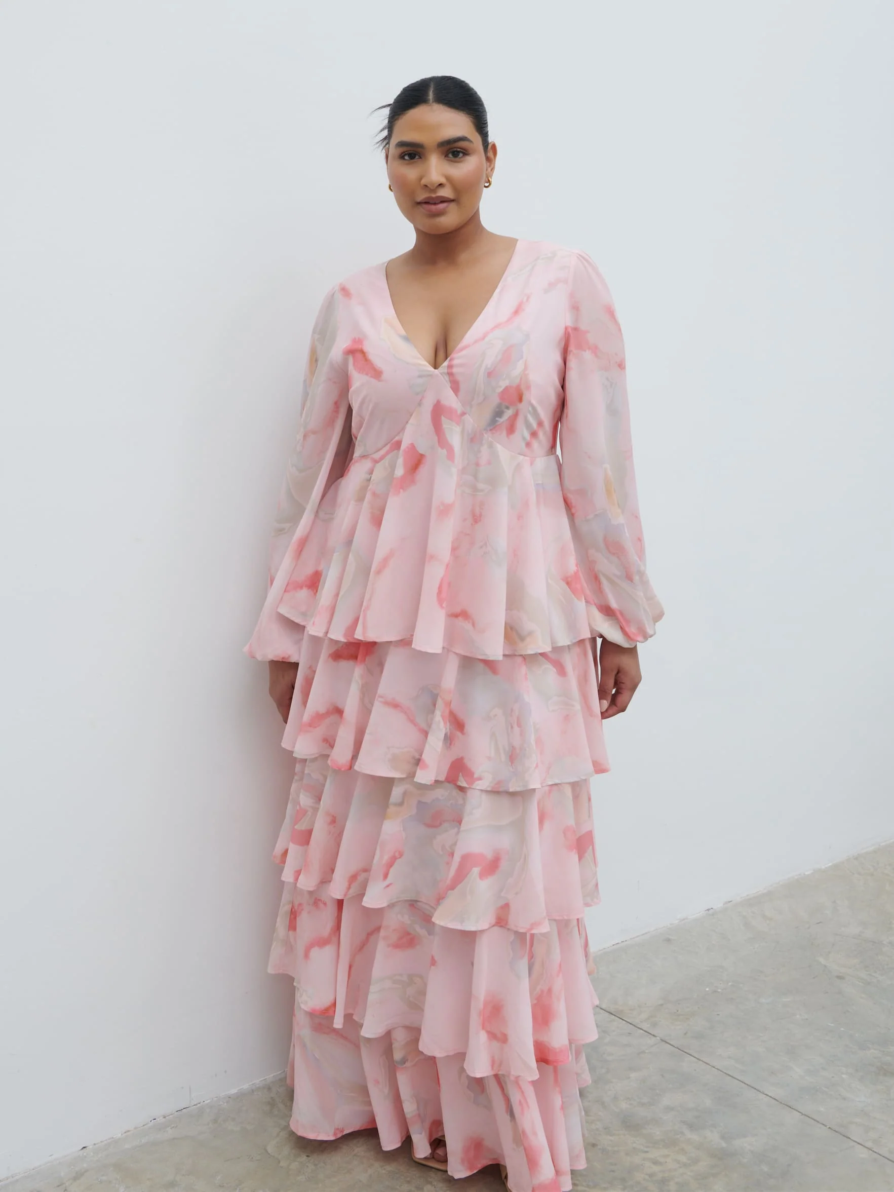Ashton Ruffle Maxi Dress Curve - Pink Marble Ombre - Image 4