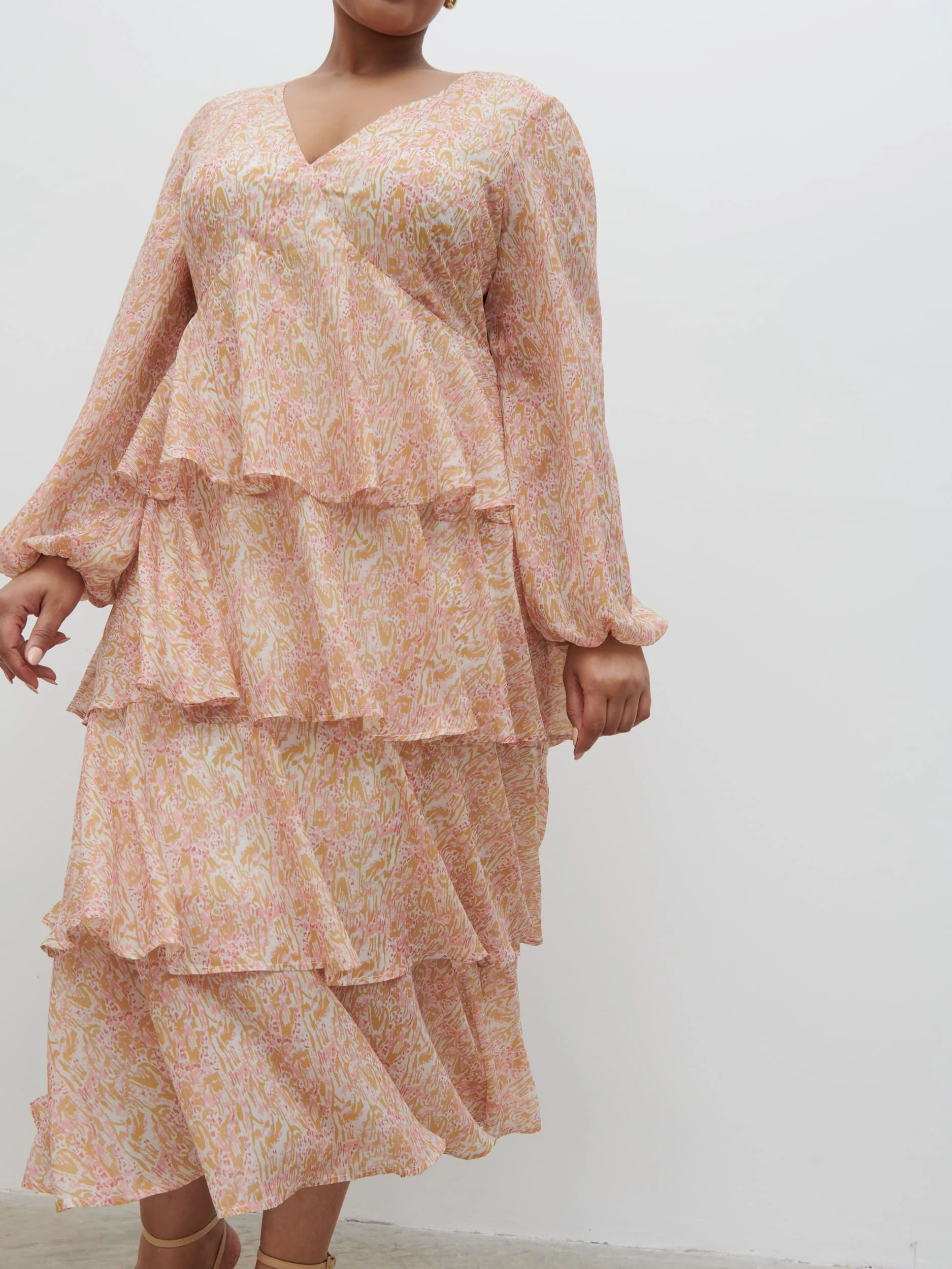 Ashton Ruffle Midi Dress Curve - Ditsy Animal Sorbet Print - Image 4