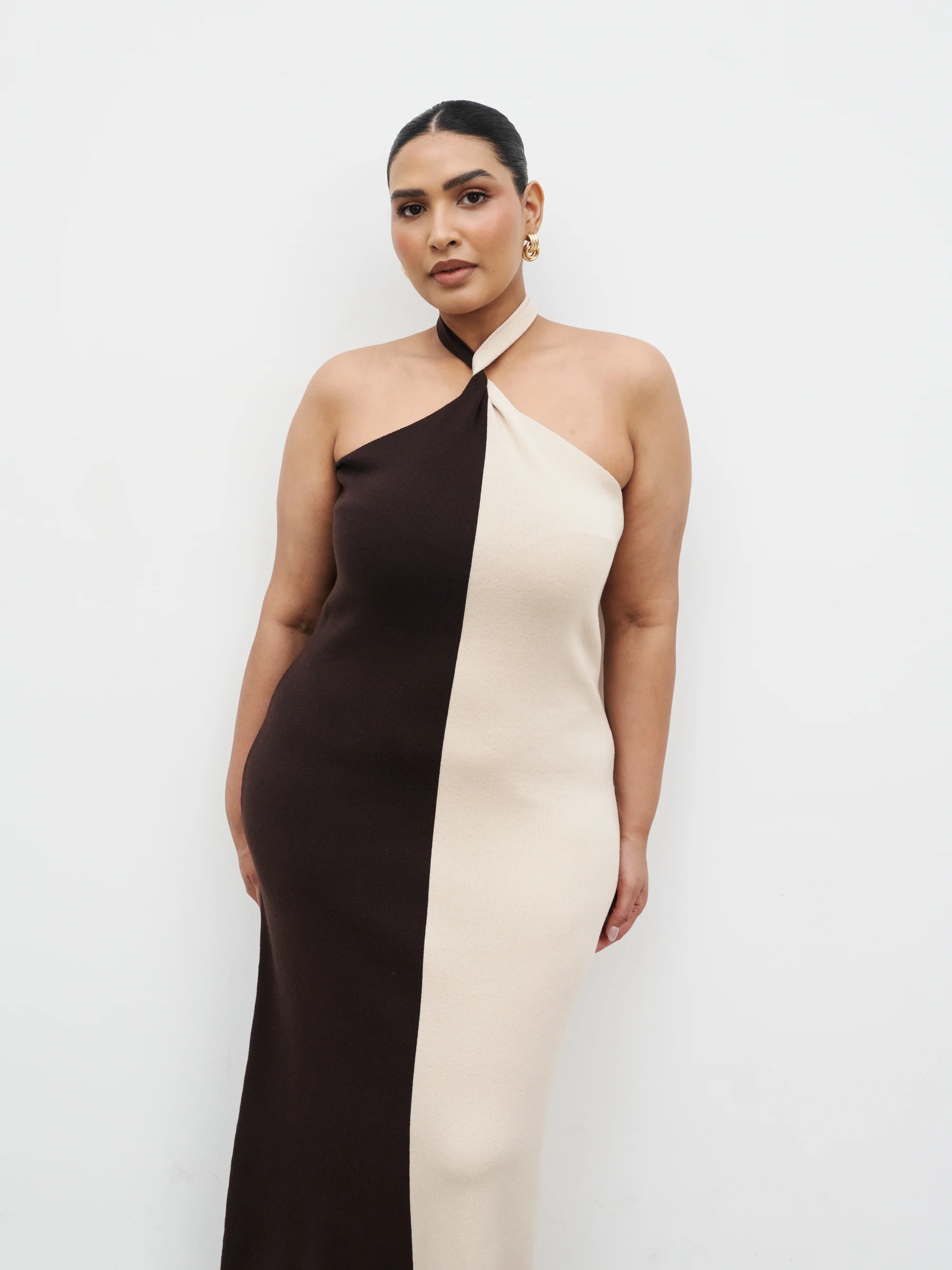 Berkley Contrast Knit Maxi Dress Curve - Beige and Chocolate Brown - Image 2