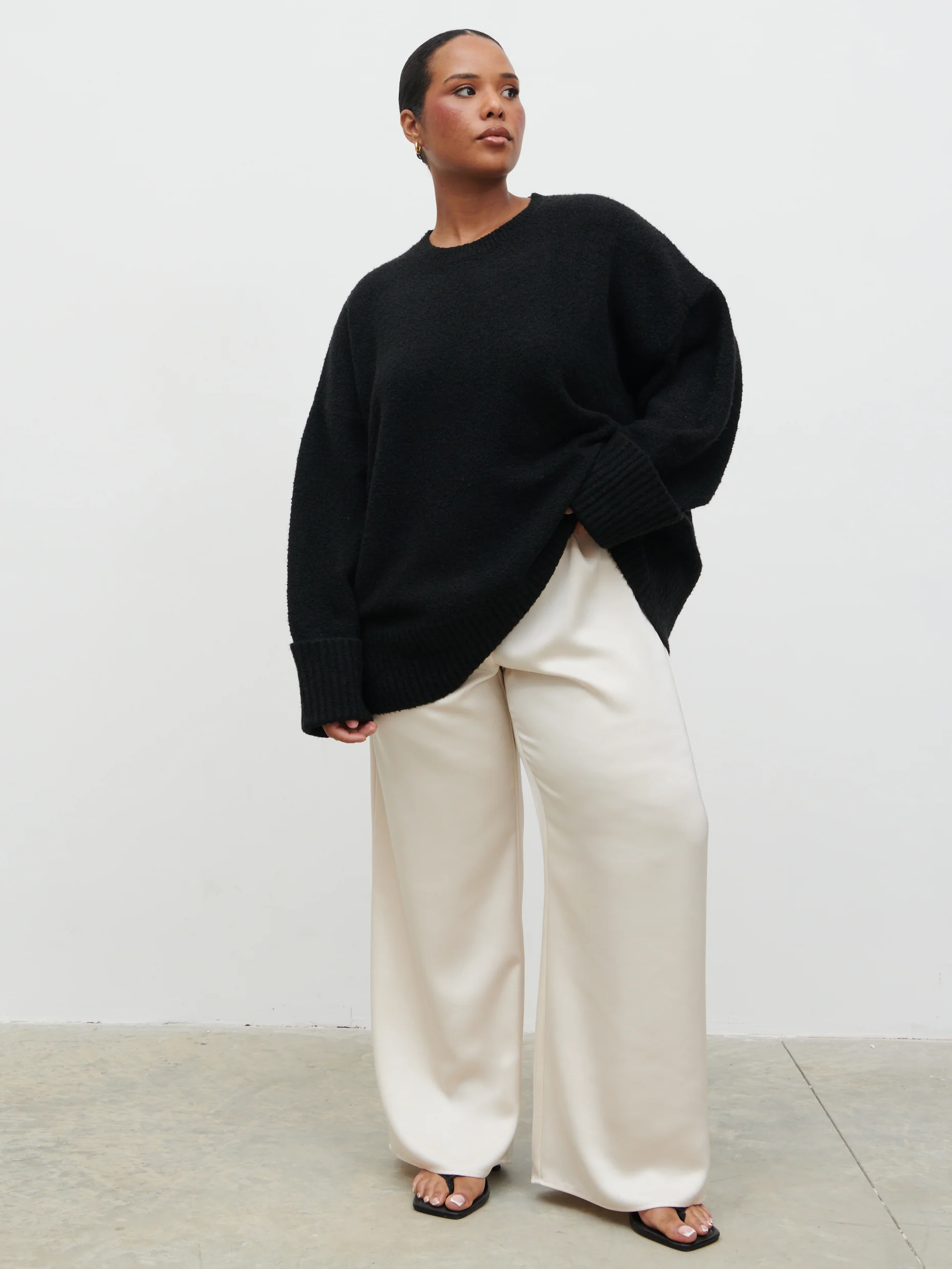 Camille Oversized Borg Jumper Curve - Black - Image 6