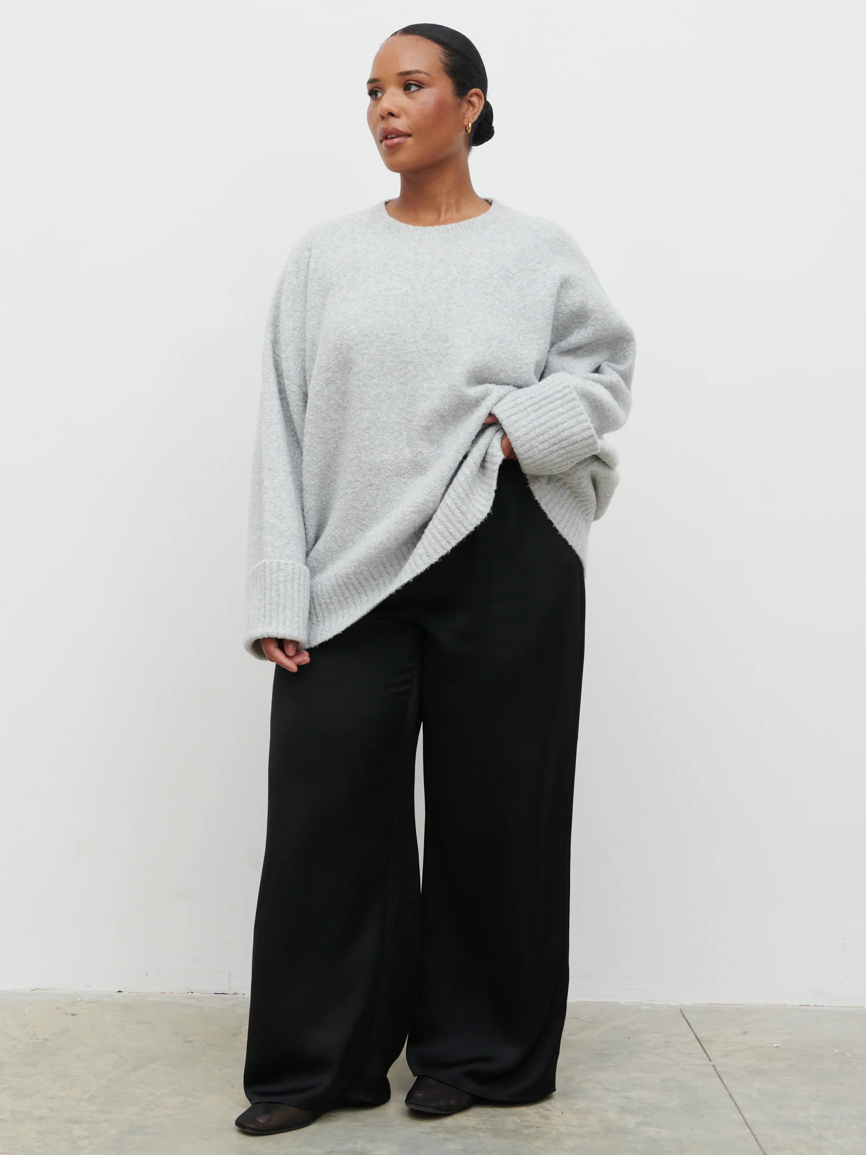 Camille Oversized Borg Jumper Curve - Light Grey - Image 5