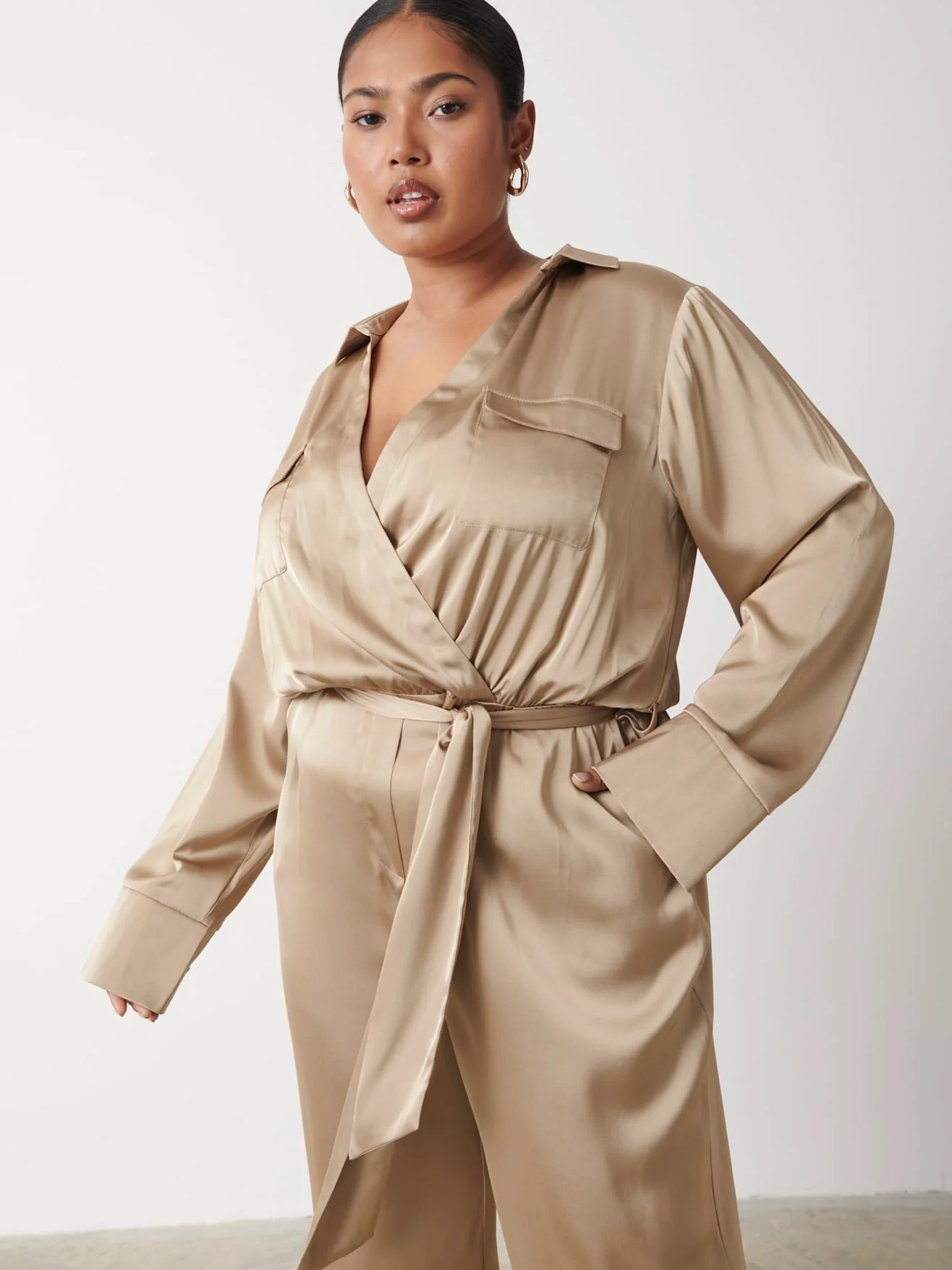 Carmen Satin Jumpsuit Curve - Light Olive - Image 3