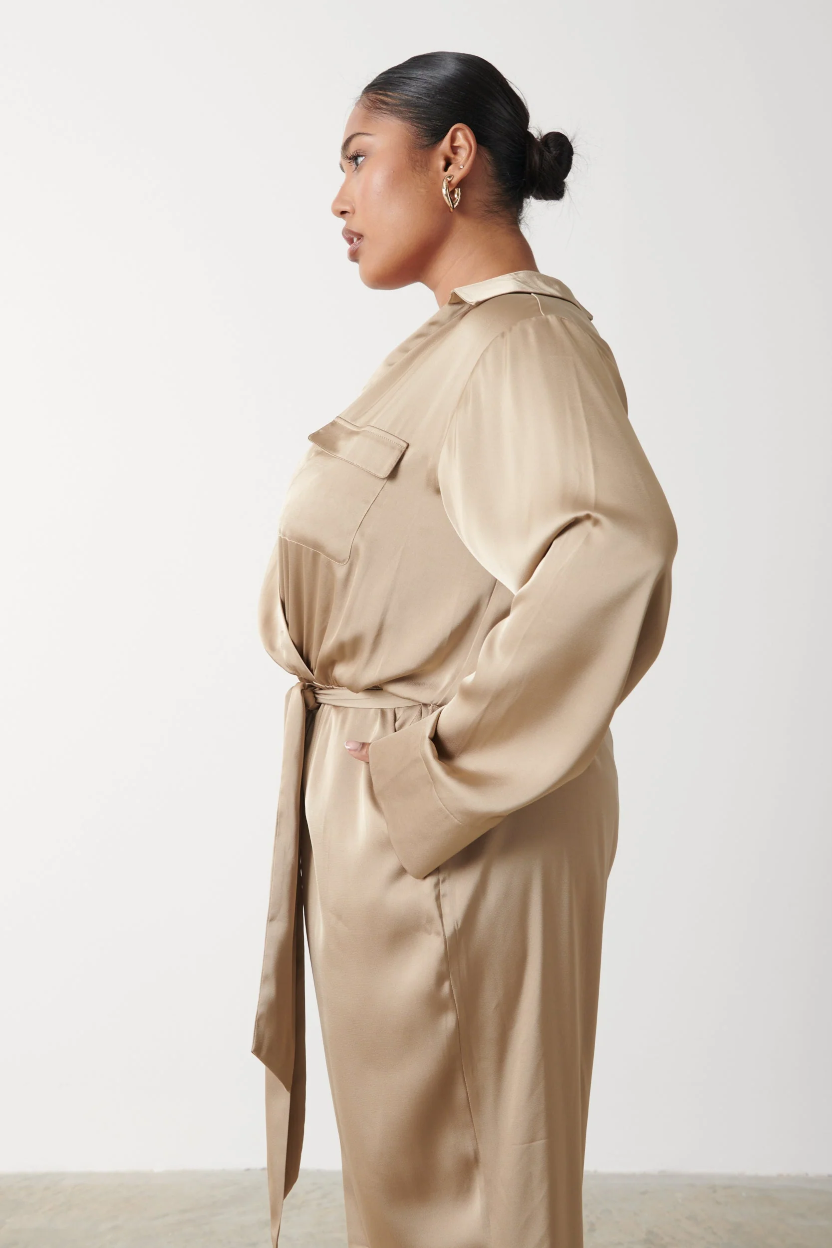 Carmen Satin Jumpsuit Curve - Light Olive - Image 5
