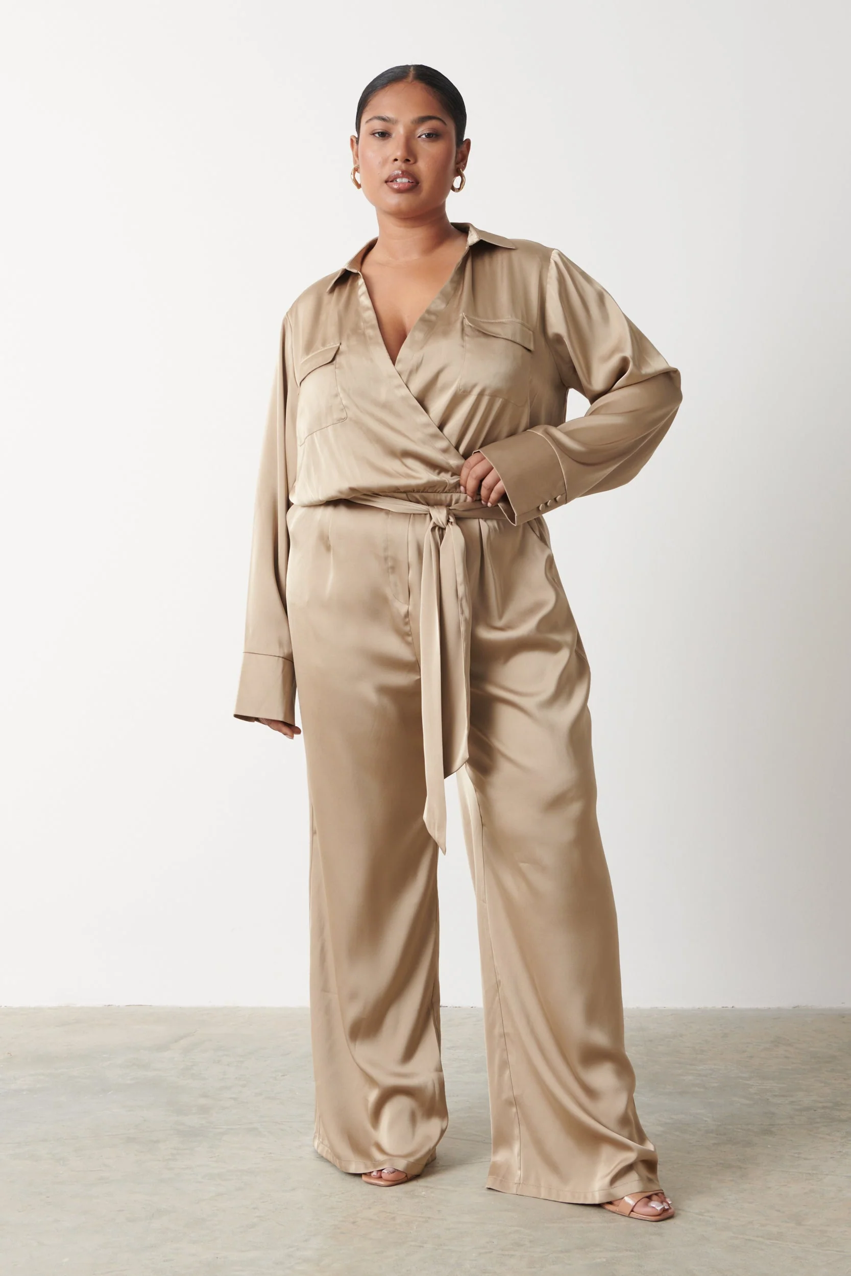 Carmen Satin Jumpsuit Curve - Light Olive - Image 6