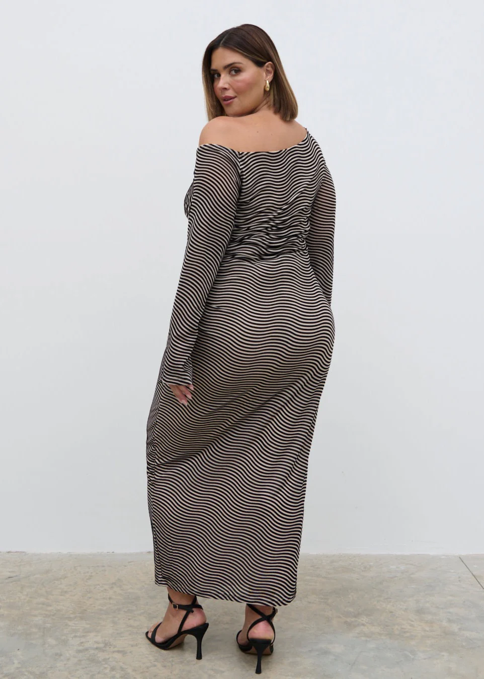 Carrie Asymmetric Knot Midaxi Dress Curve - Black and Cream Stripe - Image 3