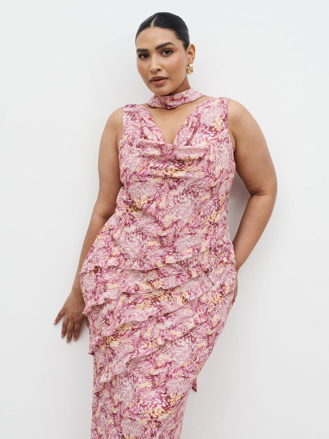 Constance Scarf Ruffle Maxi Dress Curve - Berry Multi Abstract - Image 3