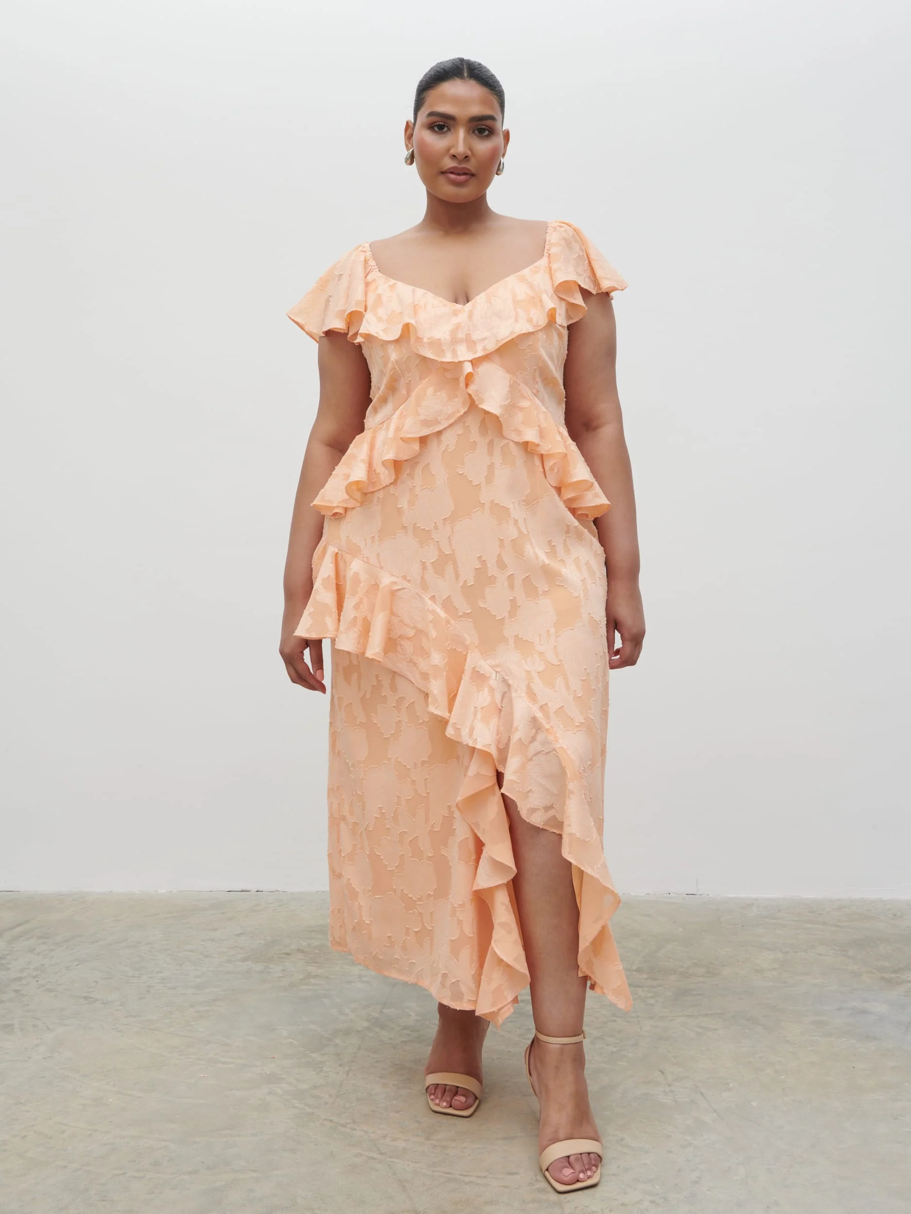 Eloise Ruffle Midaxi Dress Curve - Apricot - Image 4