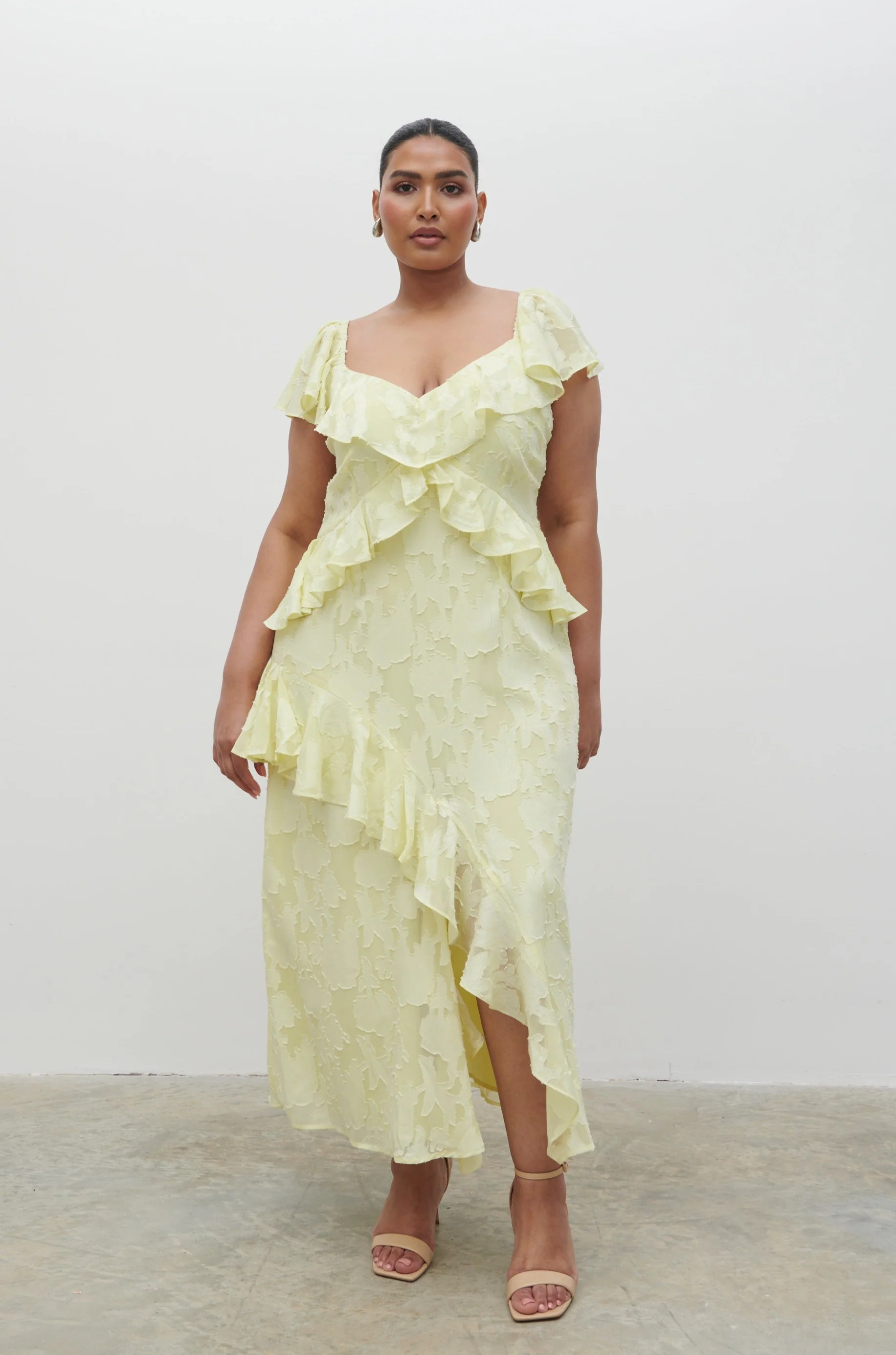 Eloise Ruffle Midaxi Dress Curve - Lemon - Image 3