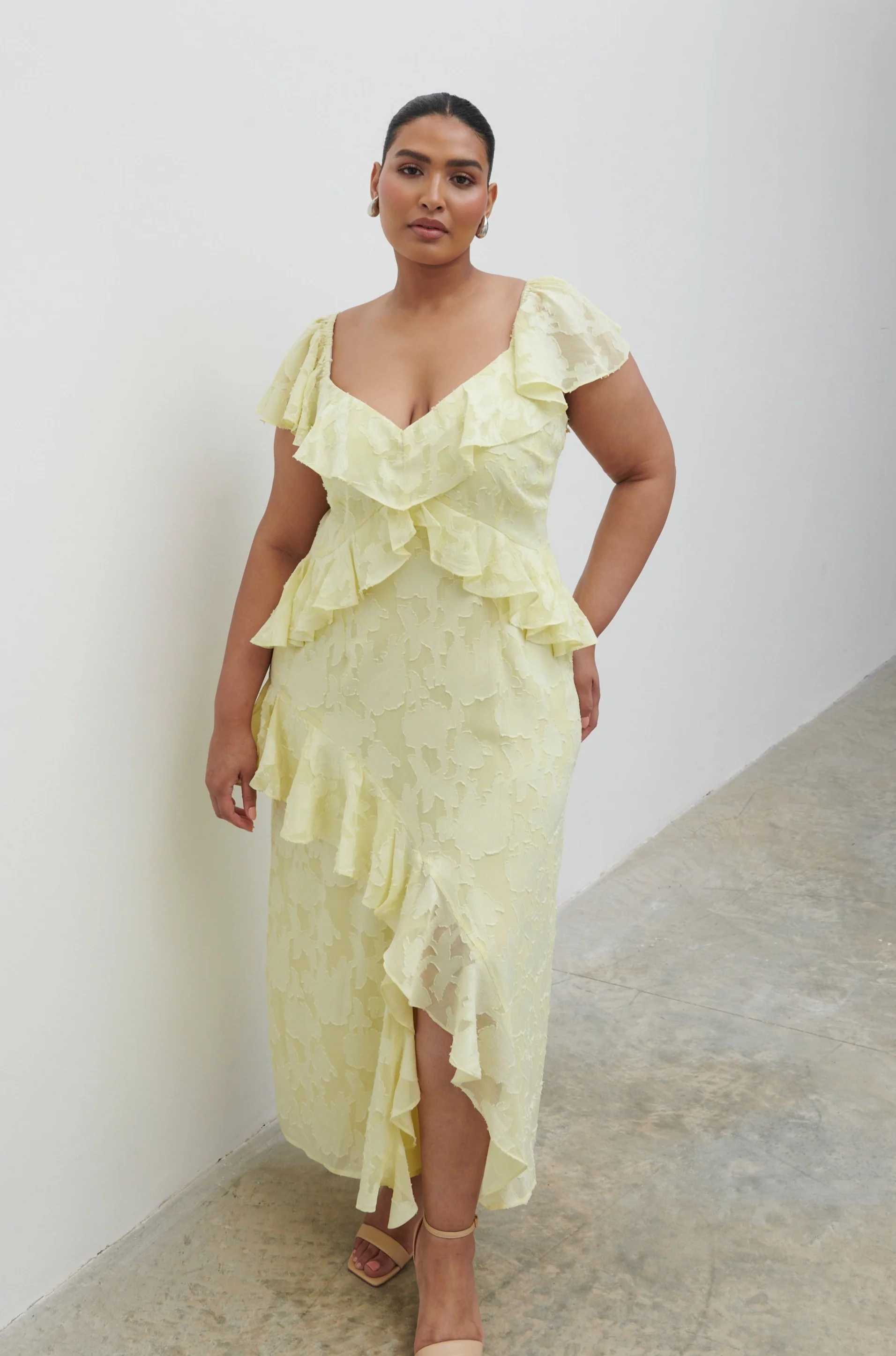 Eloise Ruffle Midaxi Dress Curve - Lemon - Image 4