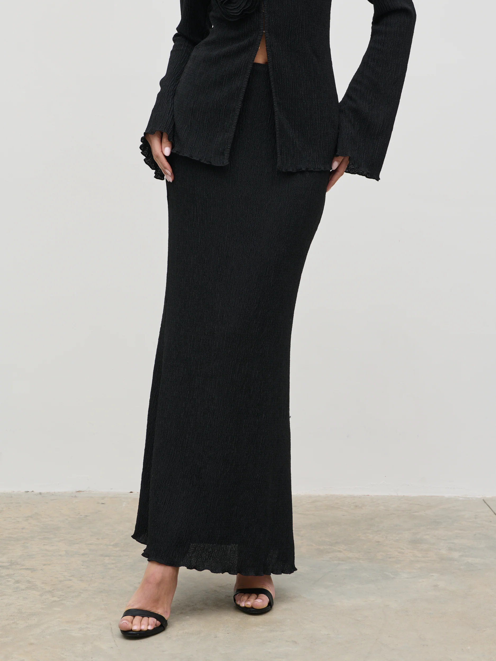 Evalina Crinkle Maxi Skirt - Black - Image 2