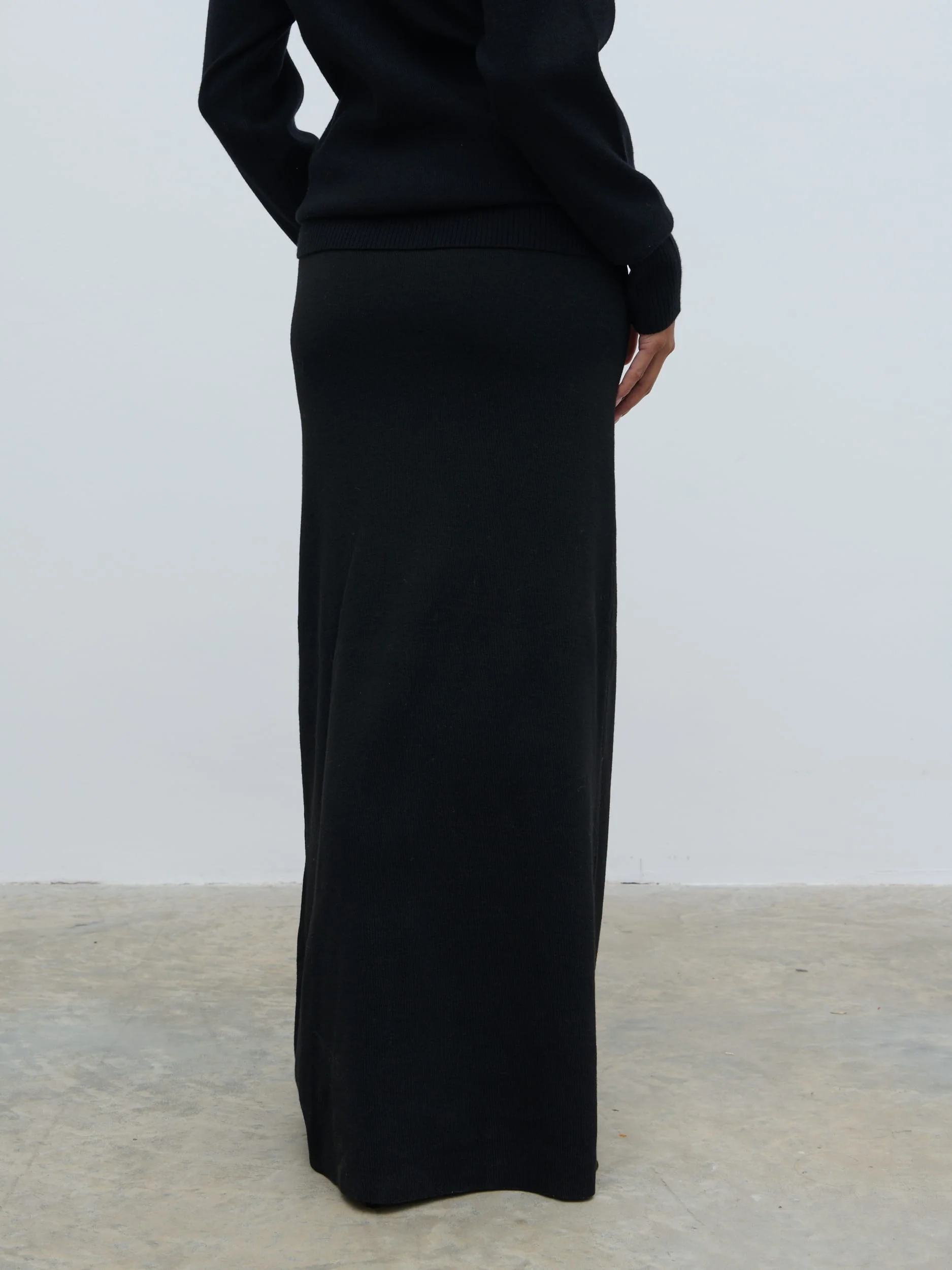 Justine Rib Knit Maxi Skirt - Black - Image 4