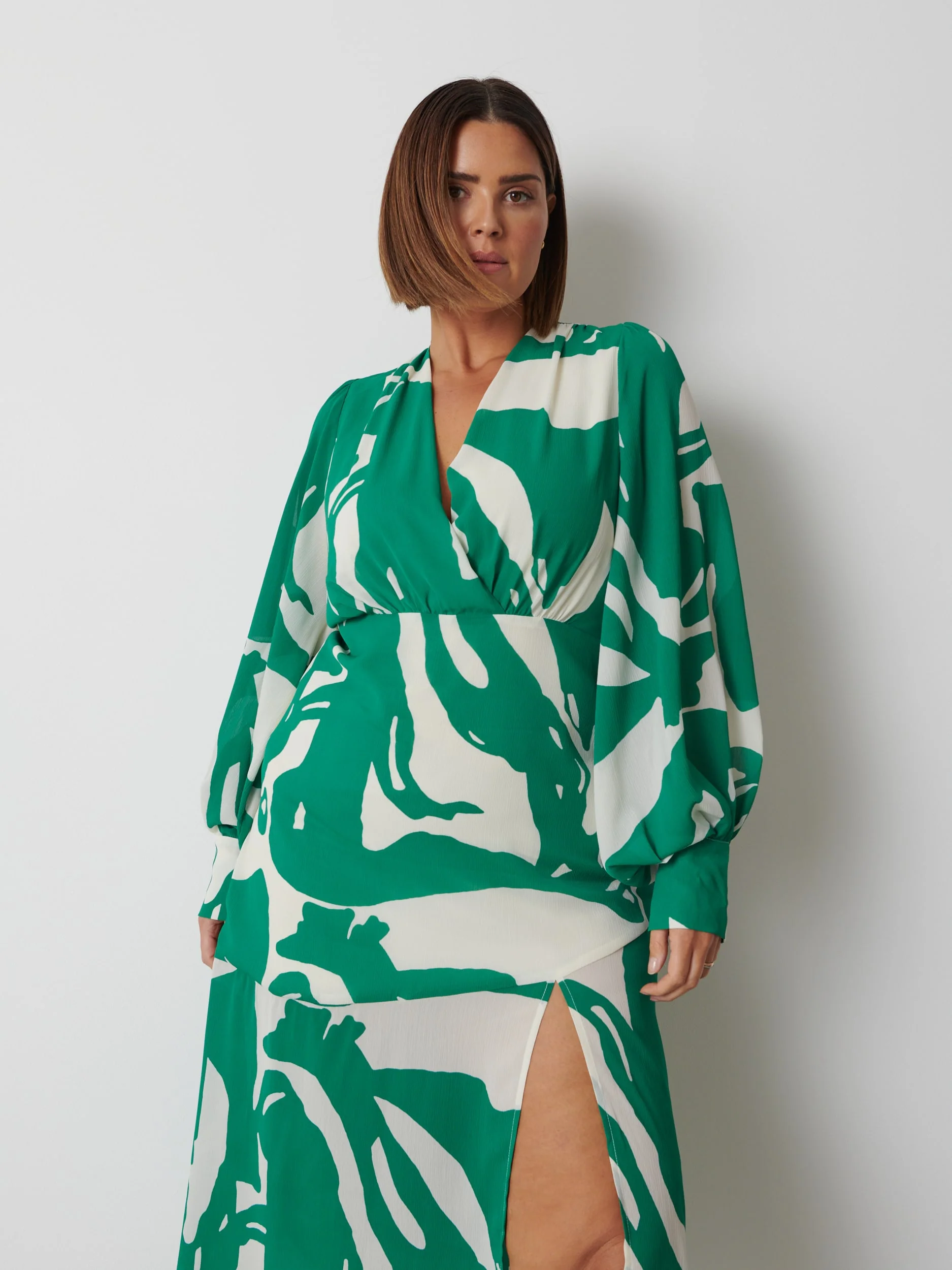 Lilianna Backless Balloon Sleeve Printed Dress Curve - Green Abstract - Image 2