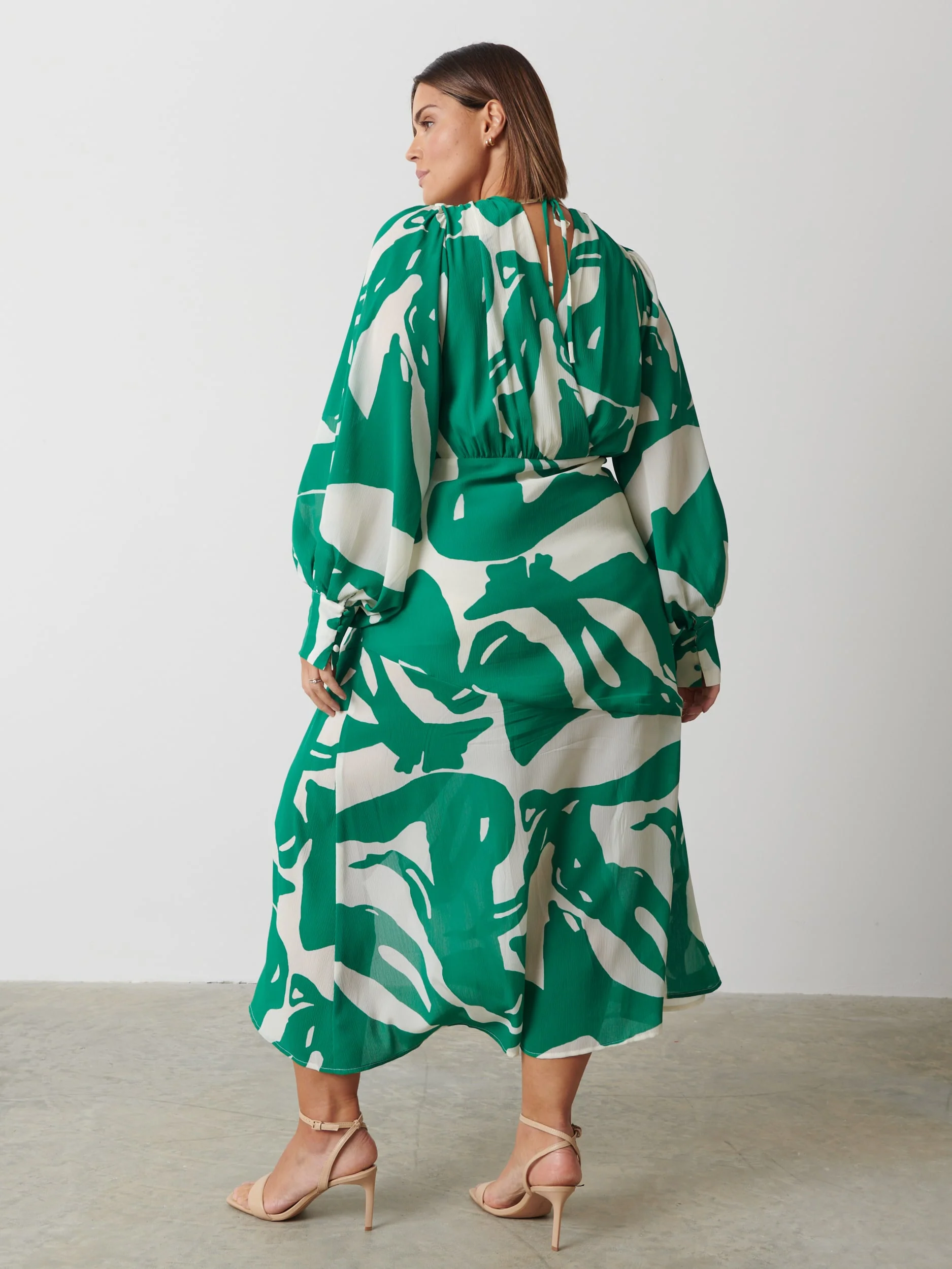 Lilianna Backless Balloon Sleeve Printed Dress Curve - Green Abstract - Image 3