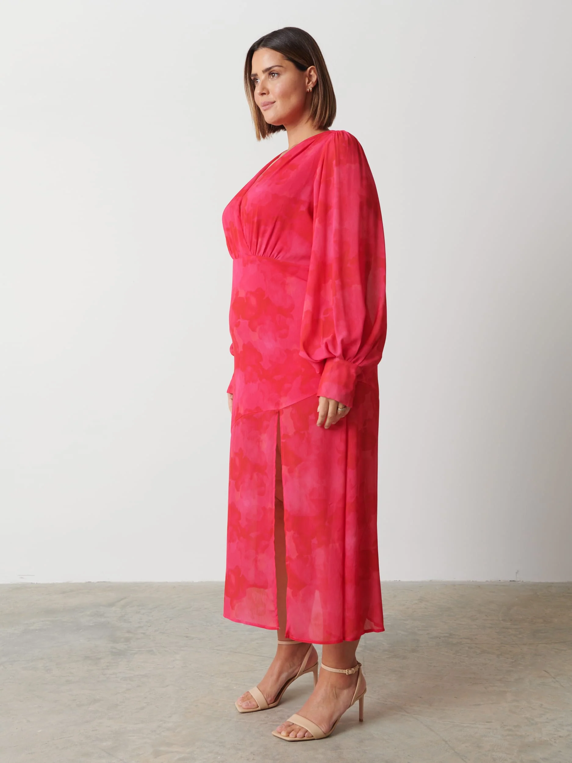 Lilianna Backless Balloon Sleeve Printed Dress Curve - Pink and Red Watercolour - Image 5