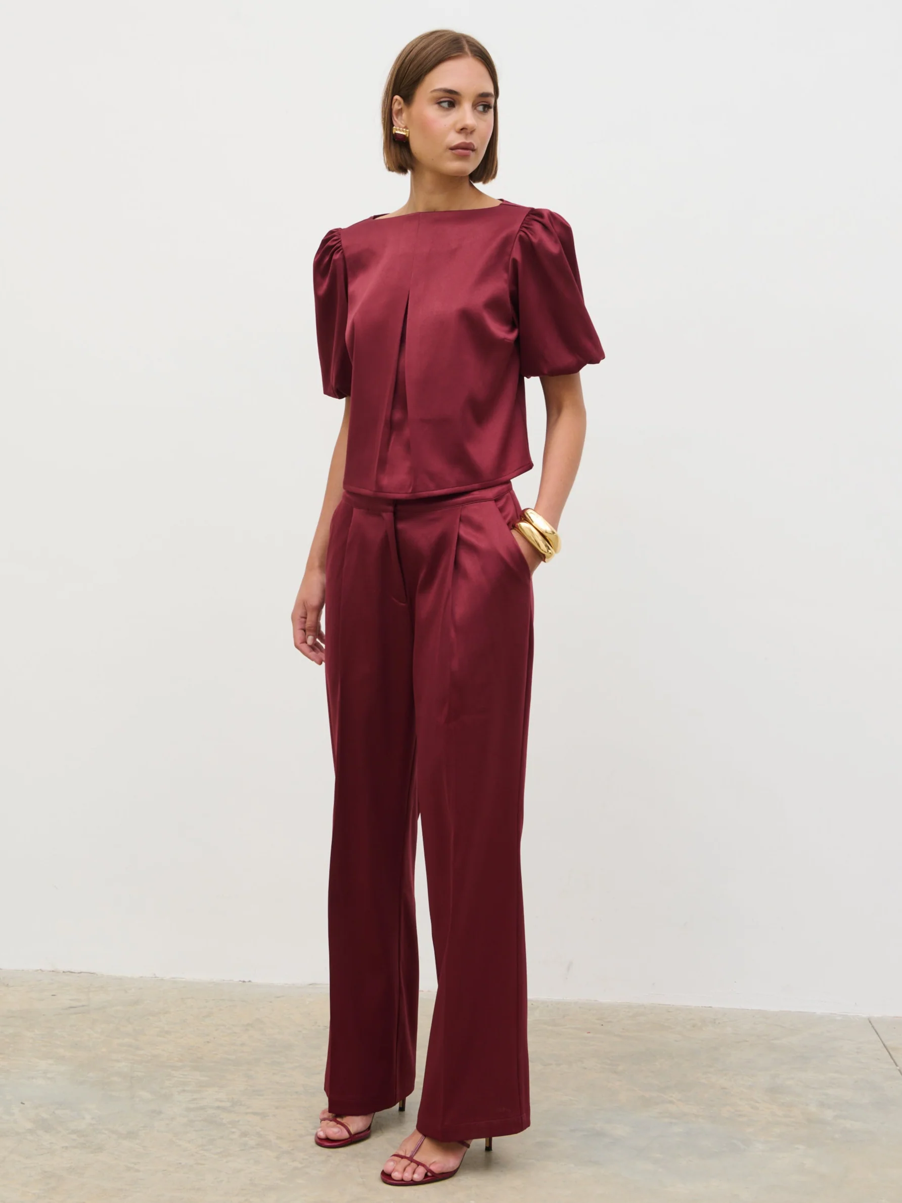 Lorah Puff Sleeve Bonded Satin Top - Wine