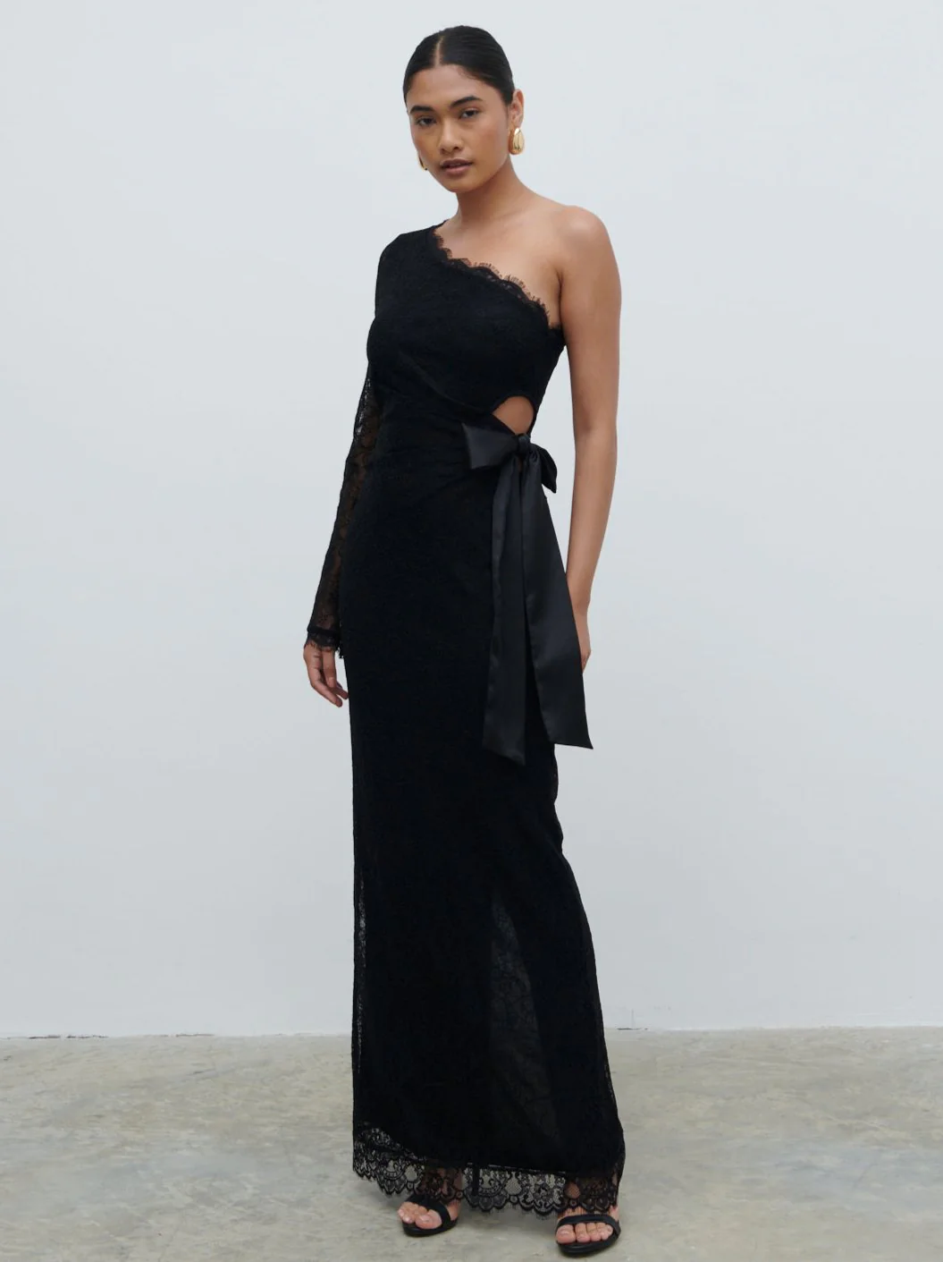 Mollie One Shoulder Lace Maxi Dress - Black - Image 5