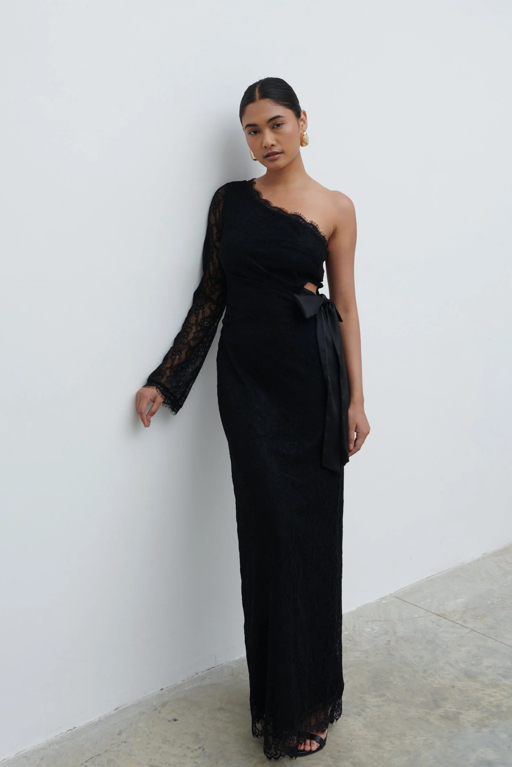 Mollie One Shoulder Lace Maxi Dress - Black - Image 8