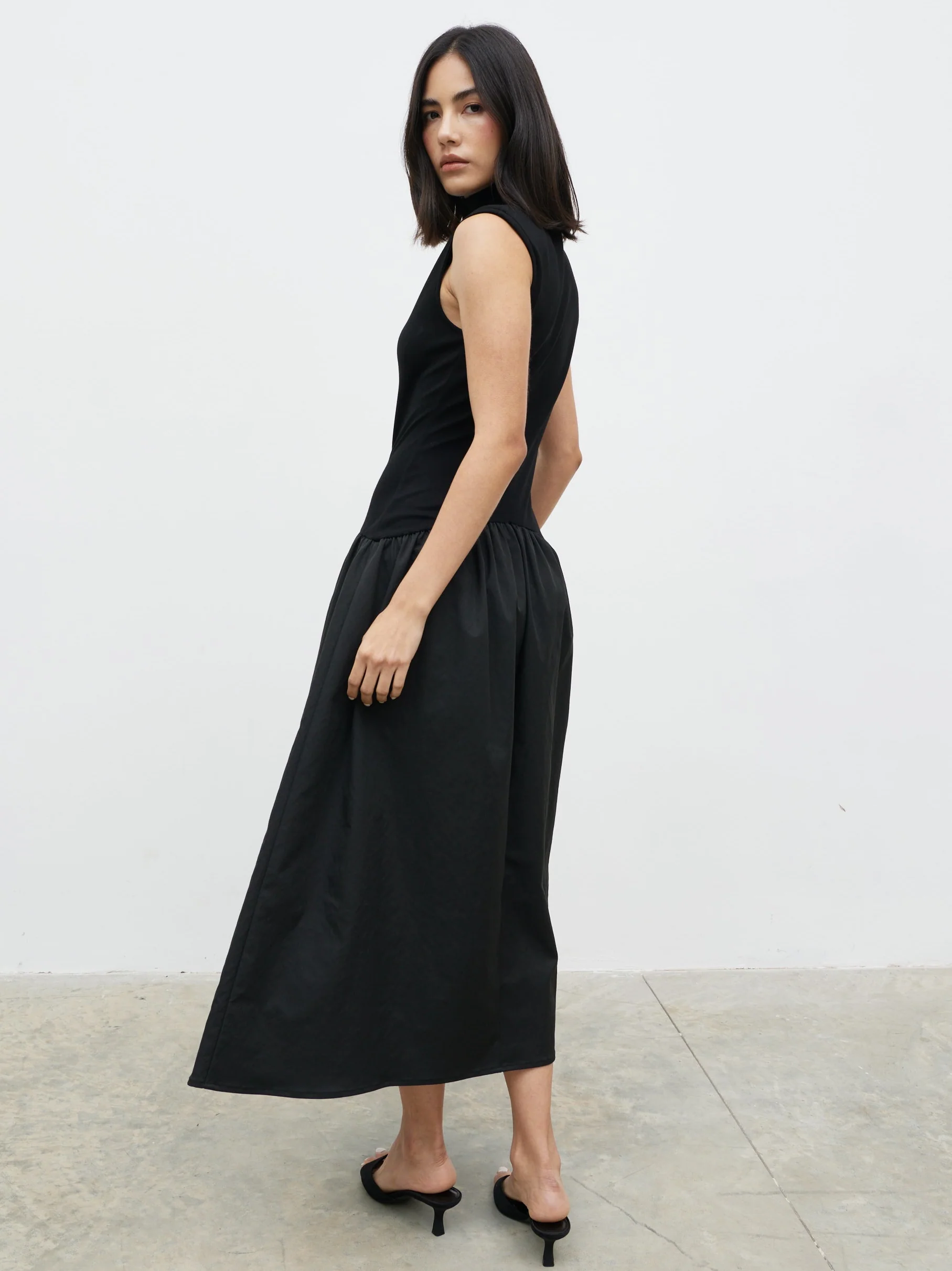 Naia Drop Waist Sleeveless Midaxi Dress - Black - Image 6