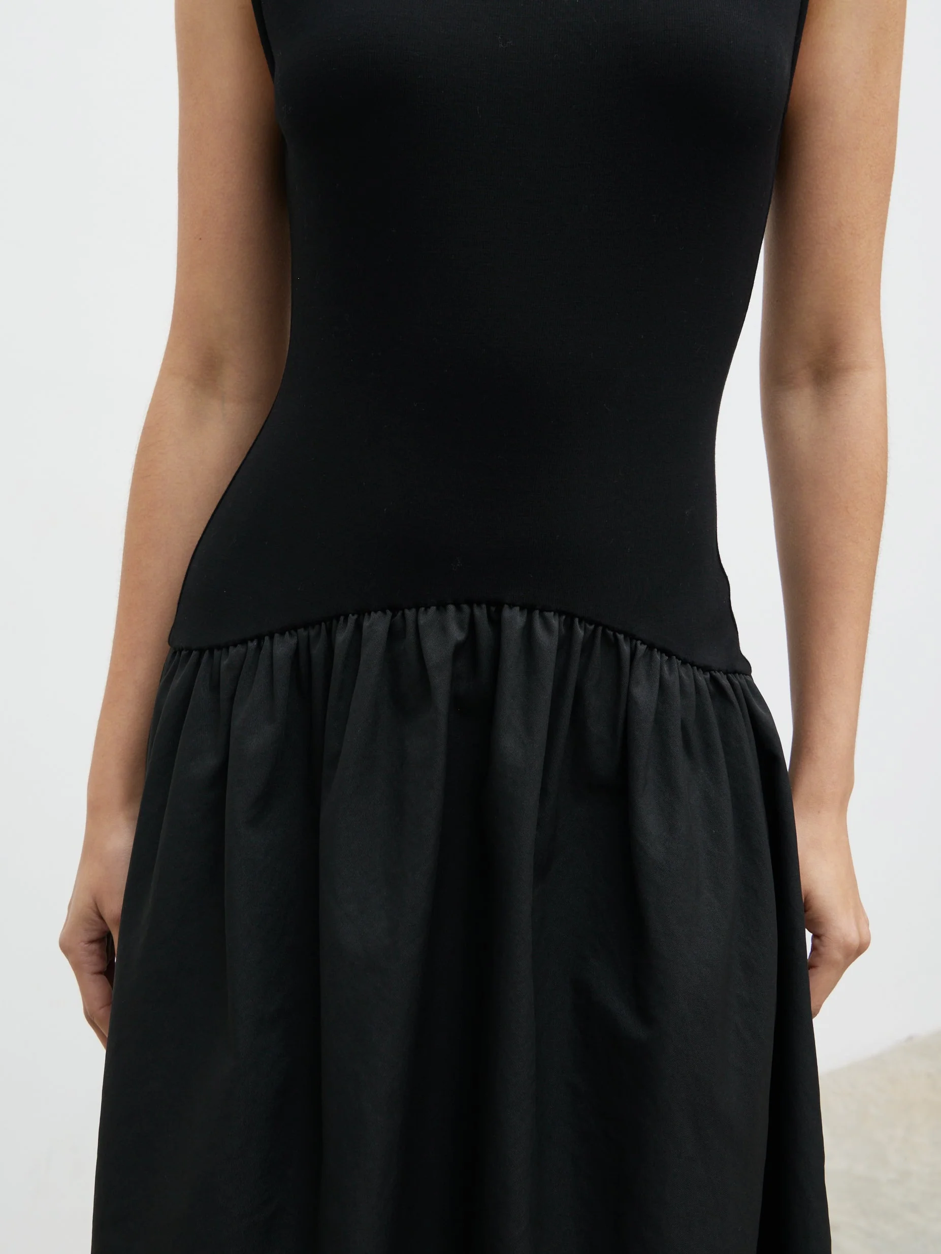 Naia Drop Waist Sleeveless Midaxi Dress - Black - Image 7