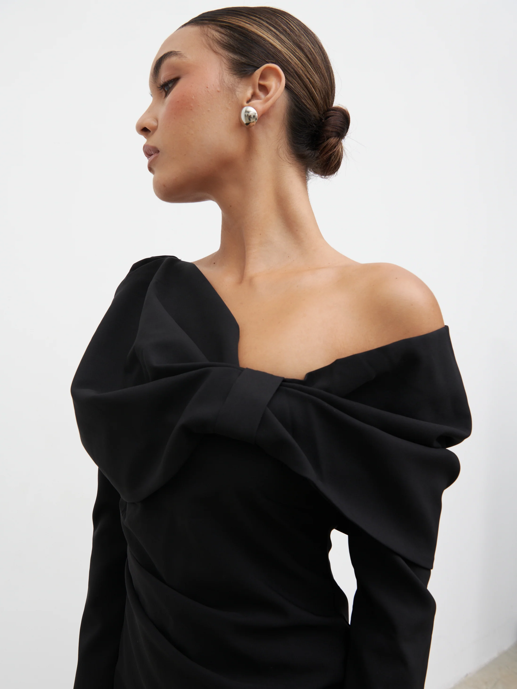 Naomi Exaggerated Bow Mini Dress - Black - Image 4