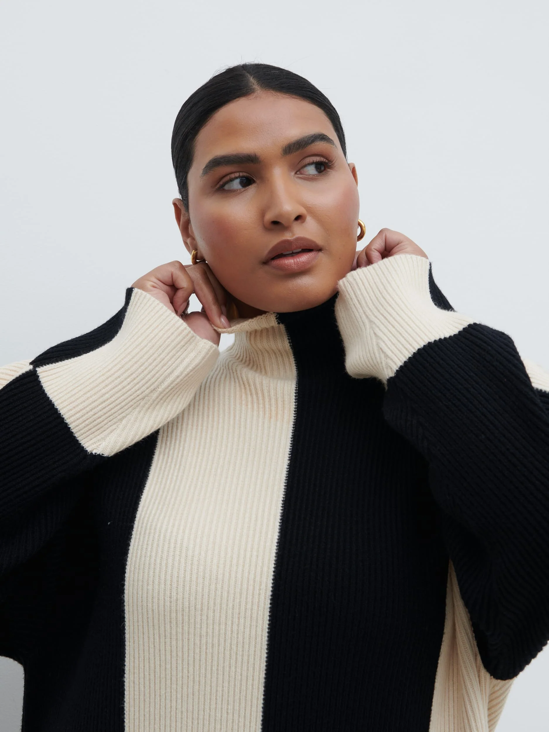 Nayah Jumper Curve - Black and Cream Stripe