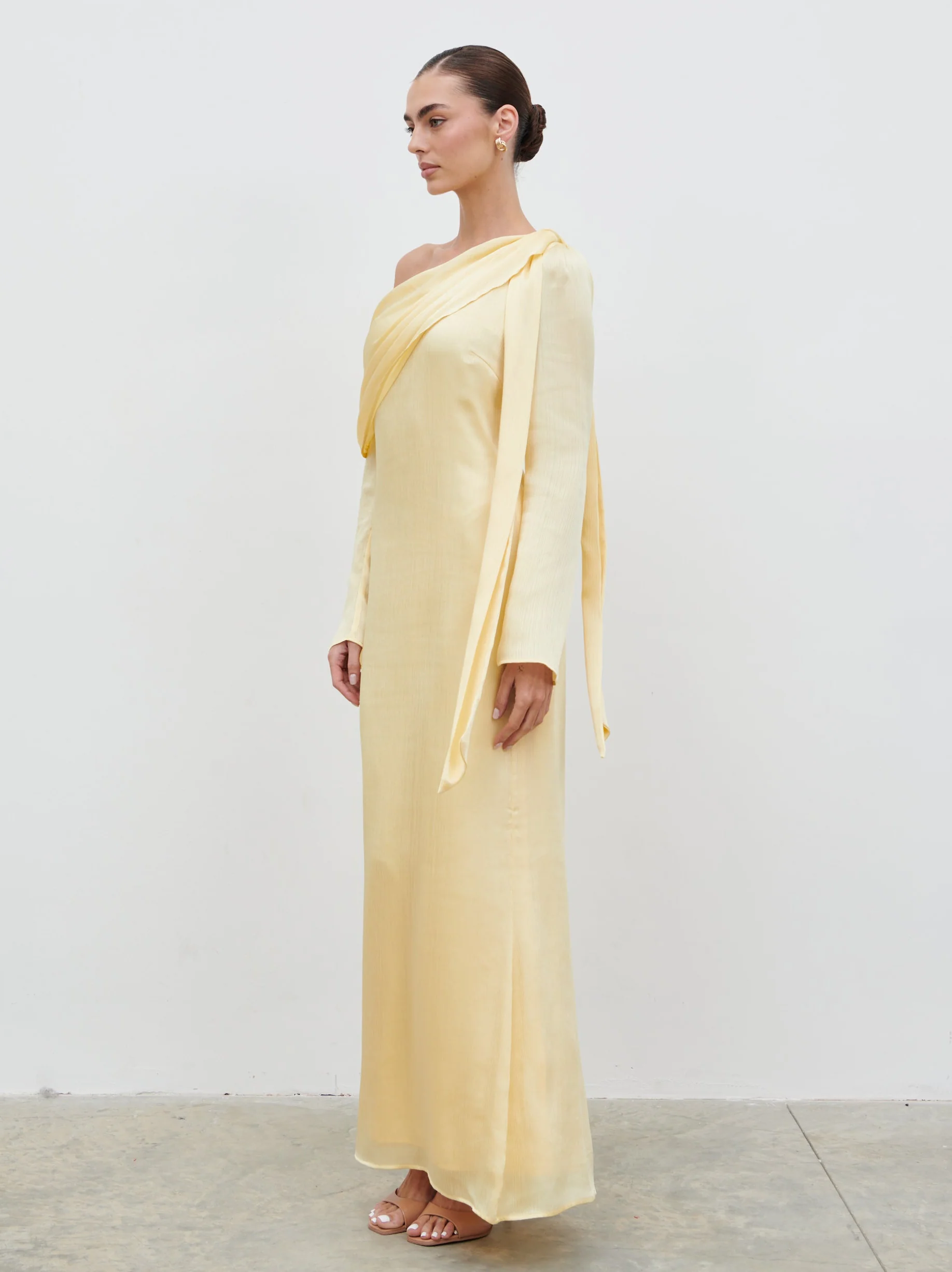 Neomie One Shoulder Tie Chiffon Maxi Dress - Lemon - Image 2