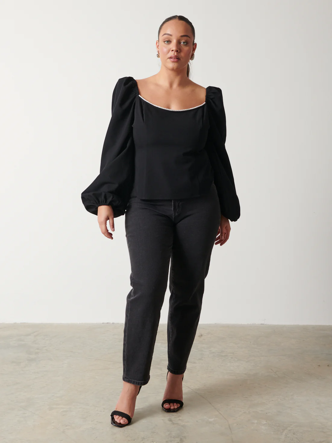 Niamh Embellished Top Curve - Black - Image 3