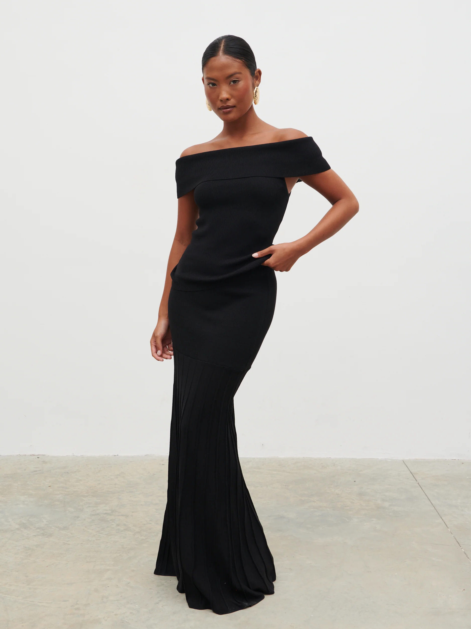 Reagan Pleated Knit Maxi Skirt - Black