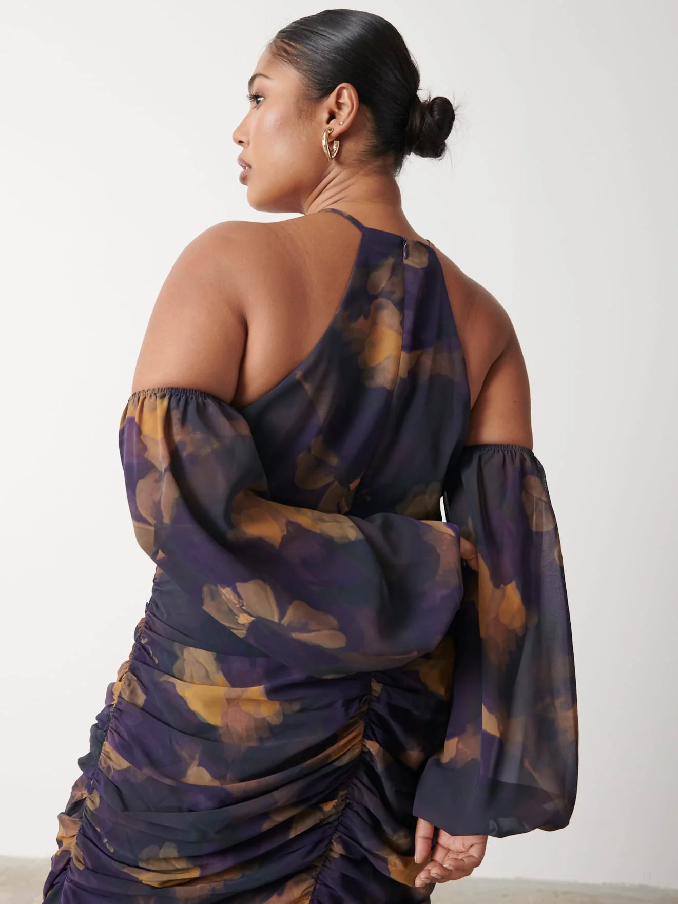 Roma Ruched Midaxi Dress Curve - Dark Amethyst & Saffron Floral - Image 4