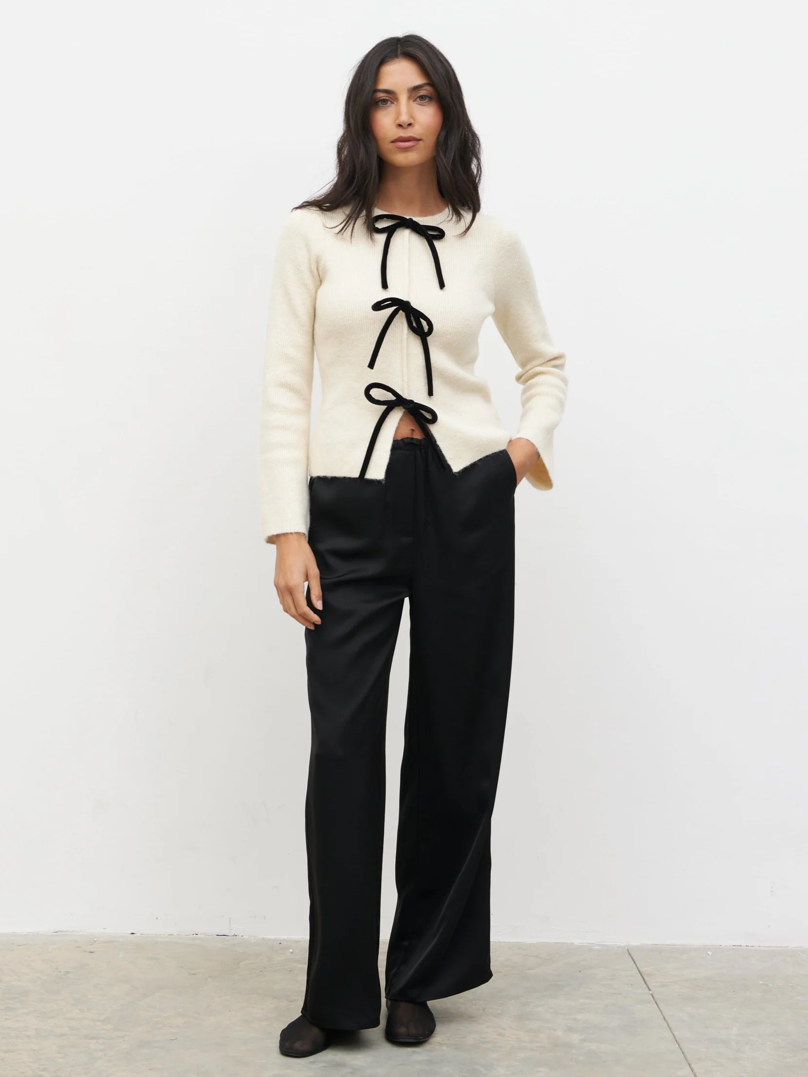 Sophia Bow Tie Front Knit Top - Cream and Black - Image 2