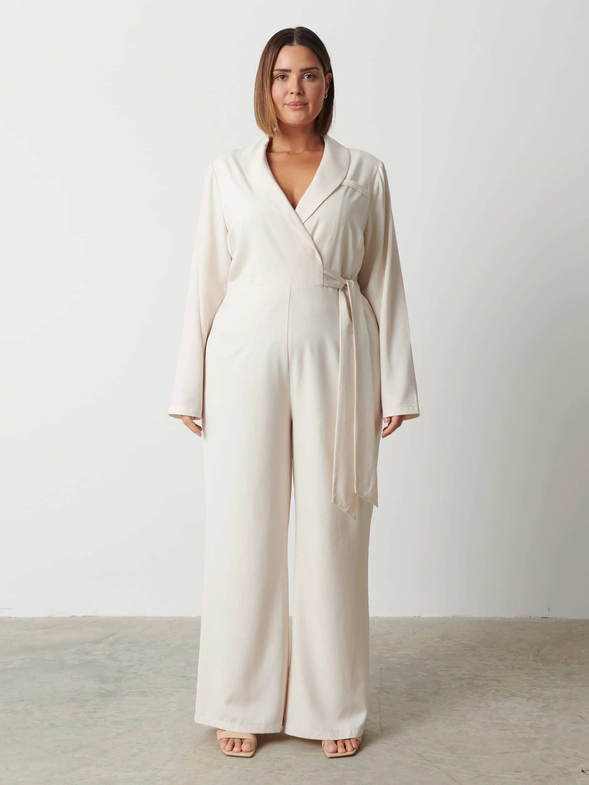 Vienna Tied Jumpsuit Curve - Oyster - Image 4