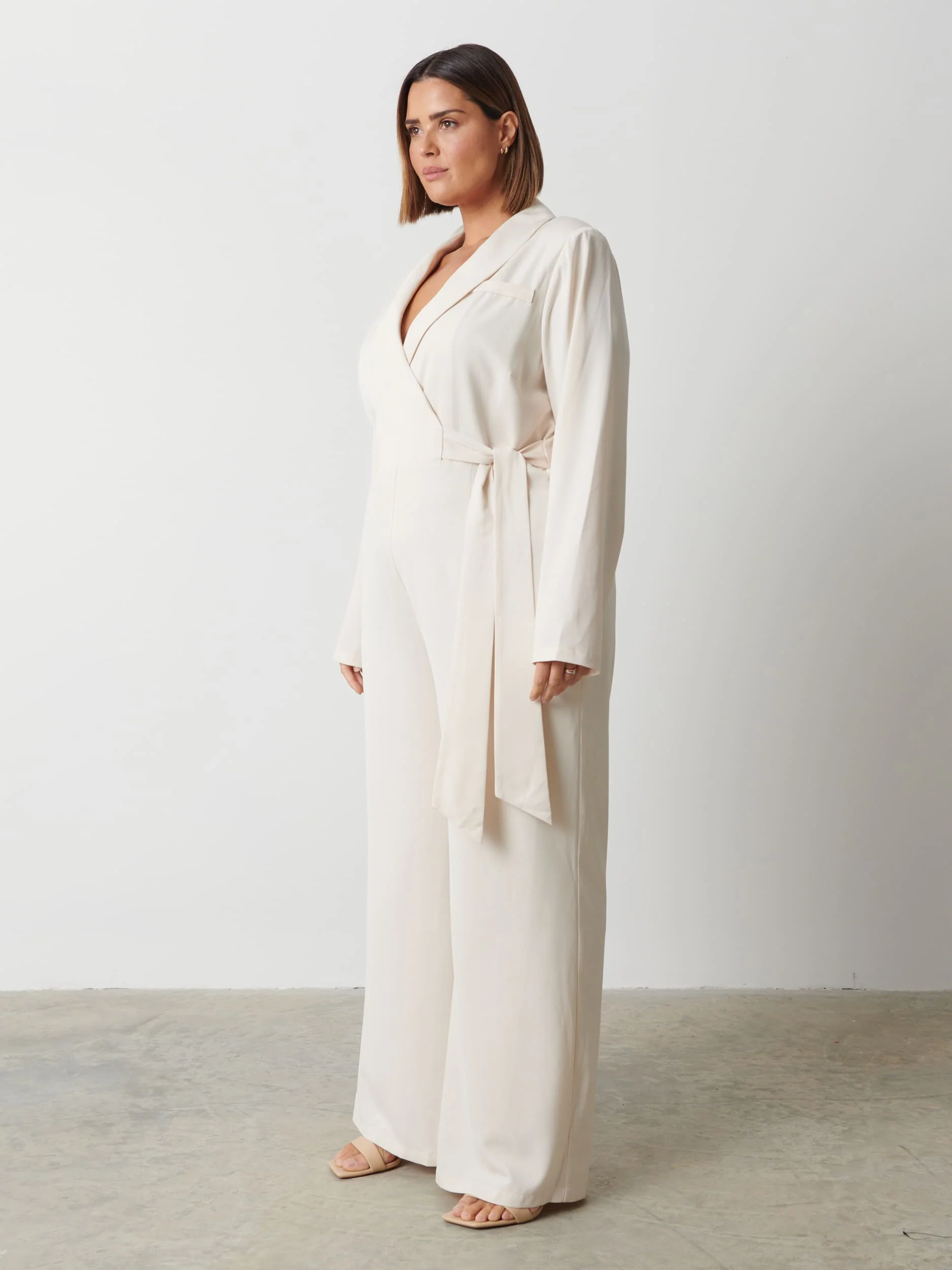 Vienna Tied Jumpsuit Curve - Oyster - Image 5